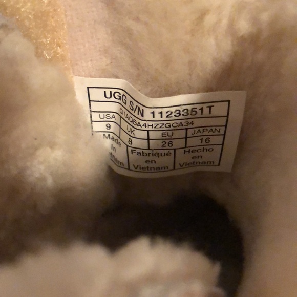 Sparkly UGG size 9 - Picture 6 of 7